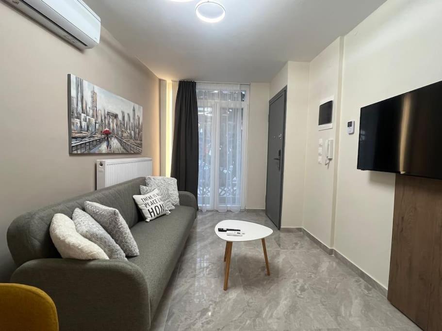 Odyssey Apt 1 Солун Екстериор снимка