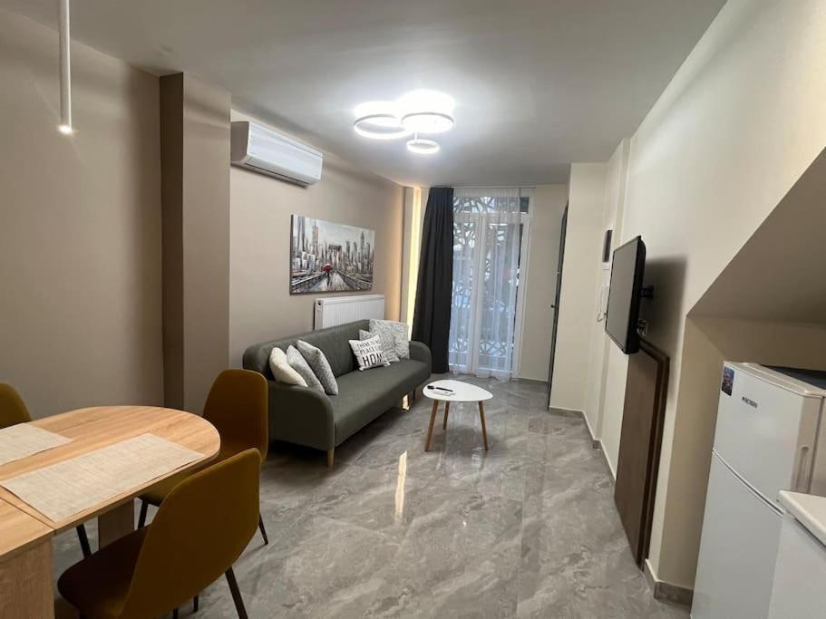 Odyssey Apt 1 Солун Екстериор снимка